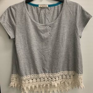 Short sleeve tee with crochet trim